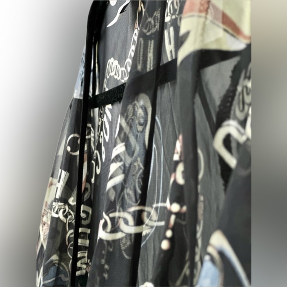 Moschino Graphic-Print Silk Shirt - Picture 6 of 10